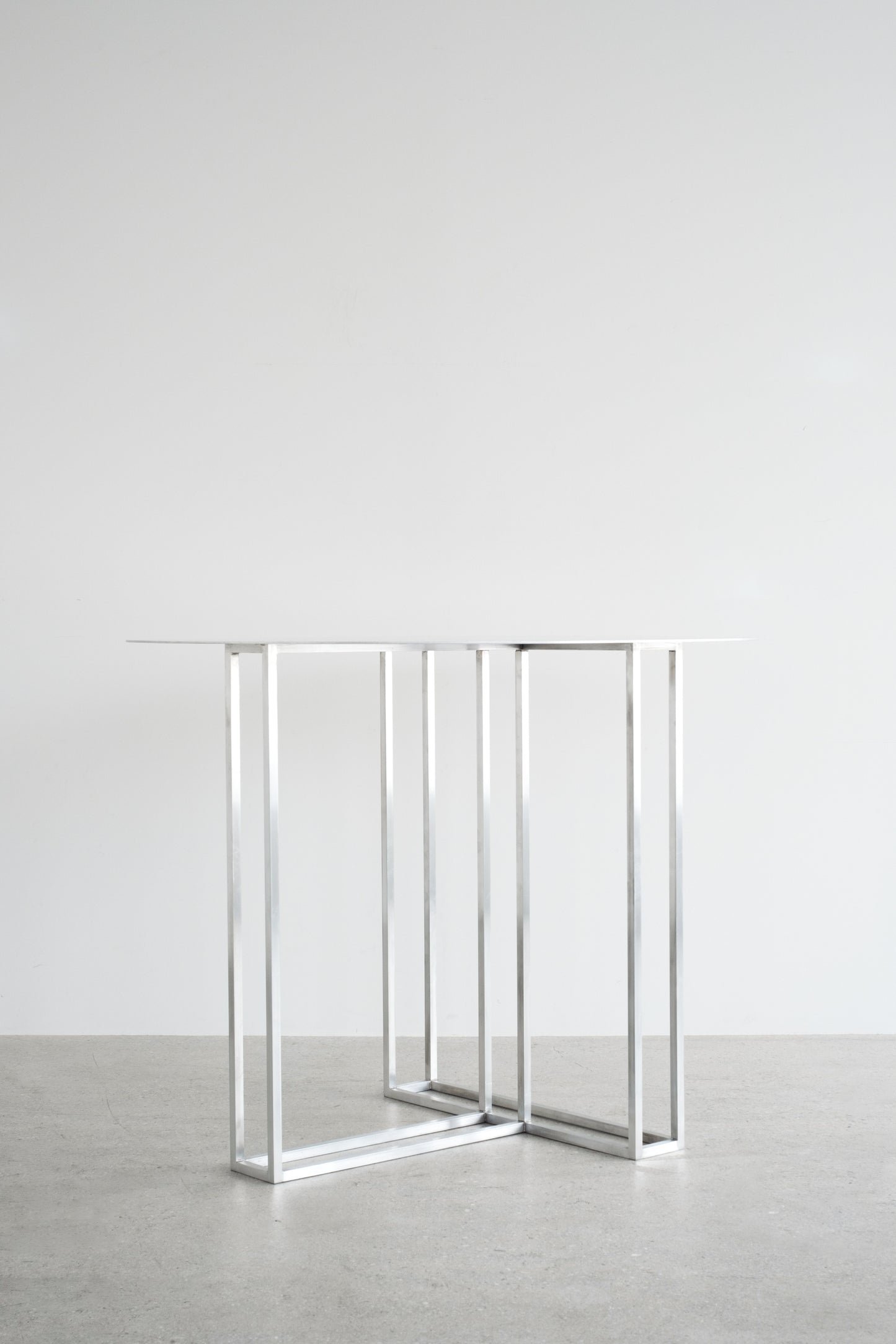 Frame round table