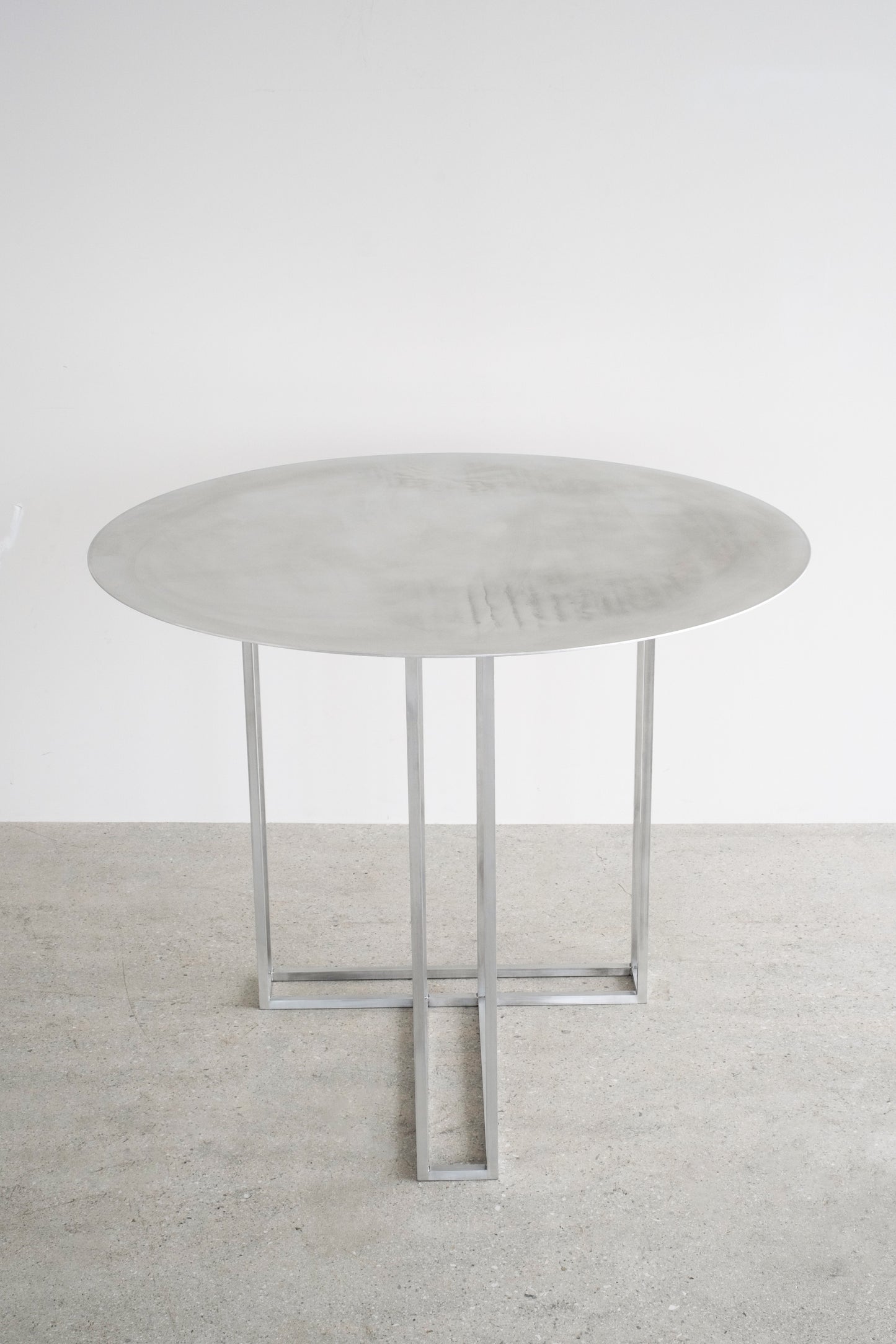 Frame round table
