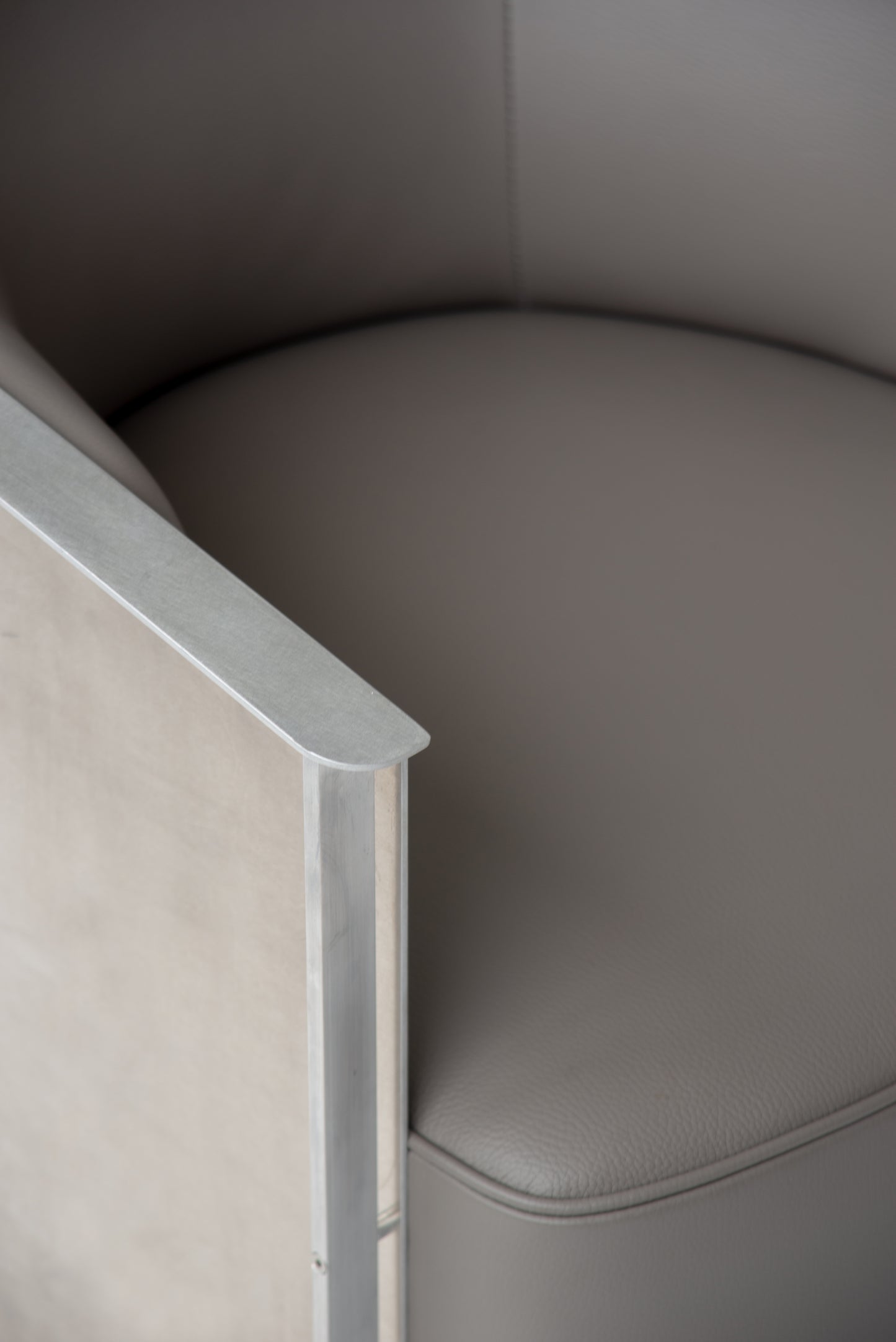 Arch Lounge Chair