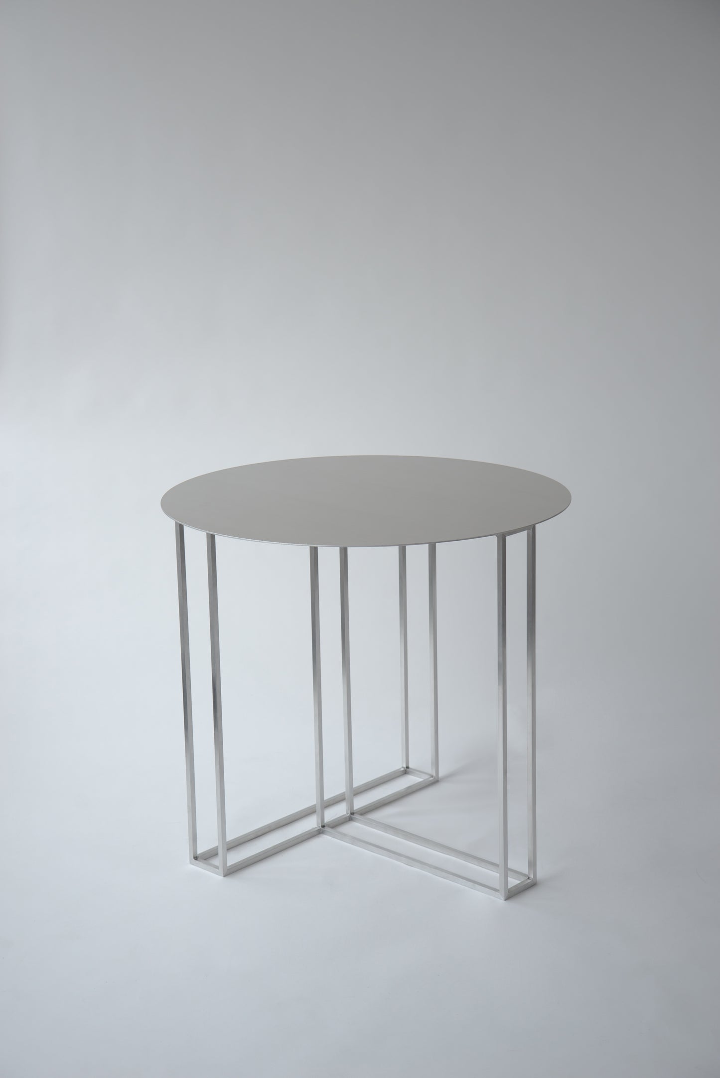 Frame Round Table