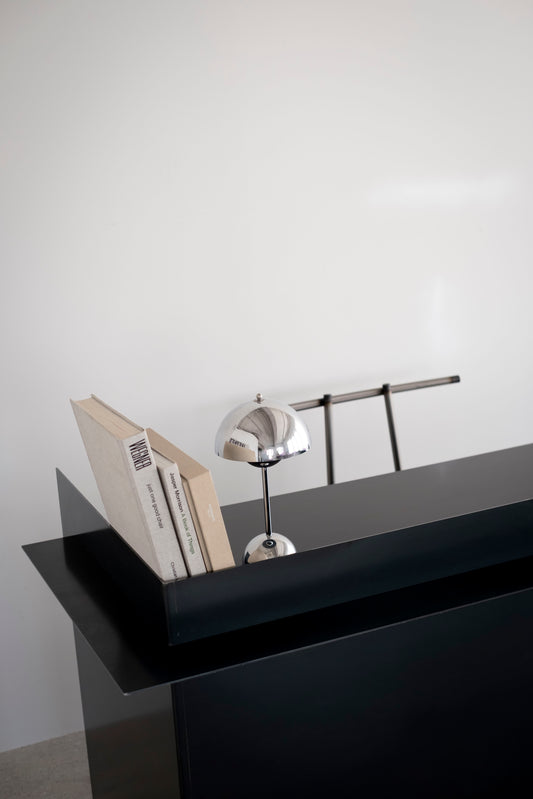 Hangar standerd chair